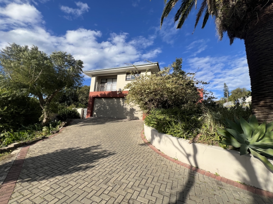4 Bedroom Property for Sale in Beacon Bay North Eastern Cape